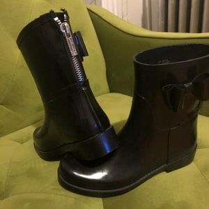 Black Jessica Simpson rain boots